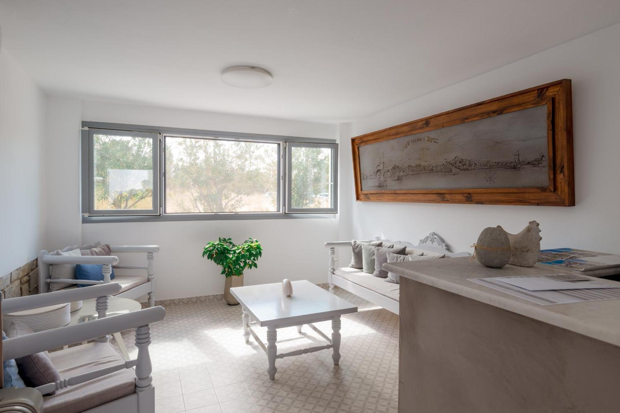 Nautilus Apartments-Suites Páros Zewnętrze zdjęcie